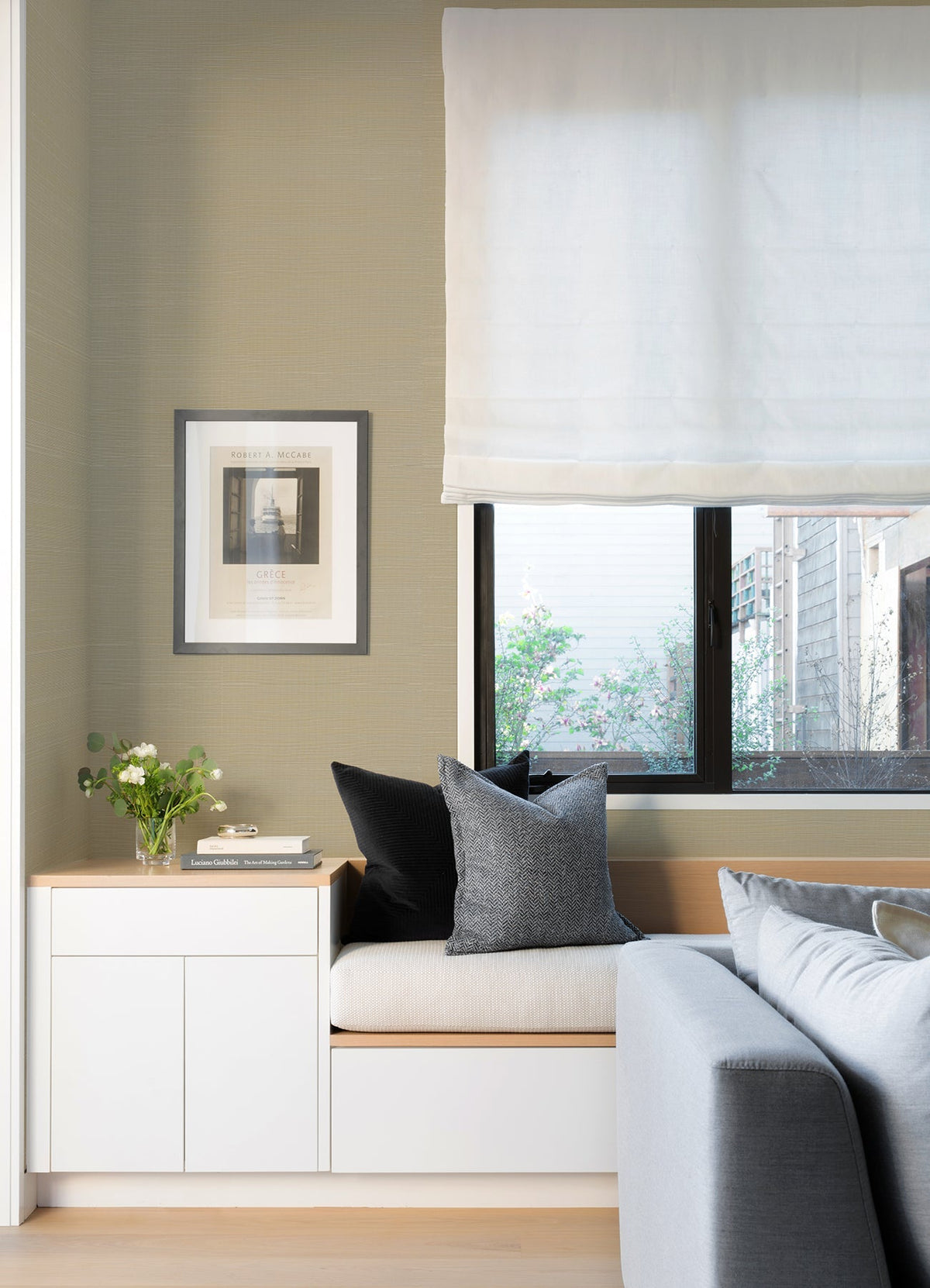 2923-86136-peel-and-stick-wallpaper-room-scene