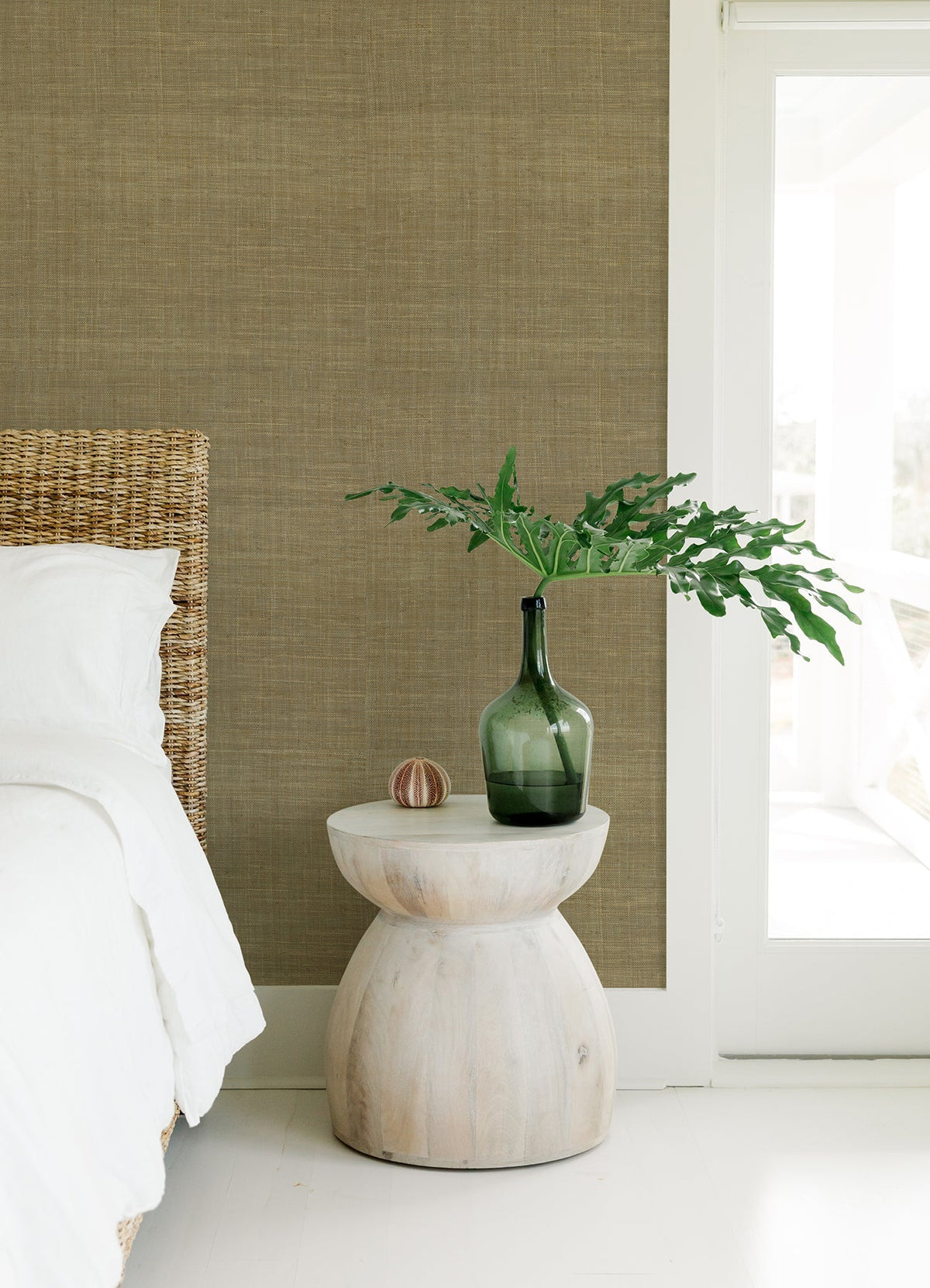 2923-88015-peel-and-stick-wallpaper-room-scene