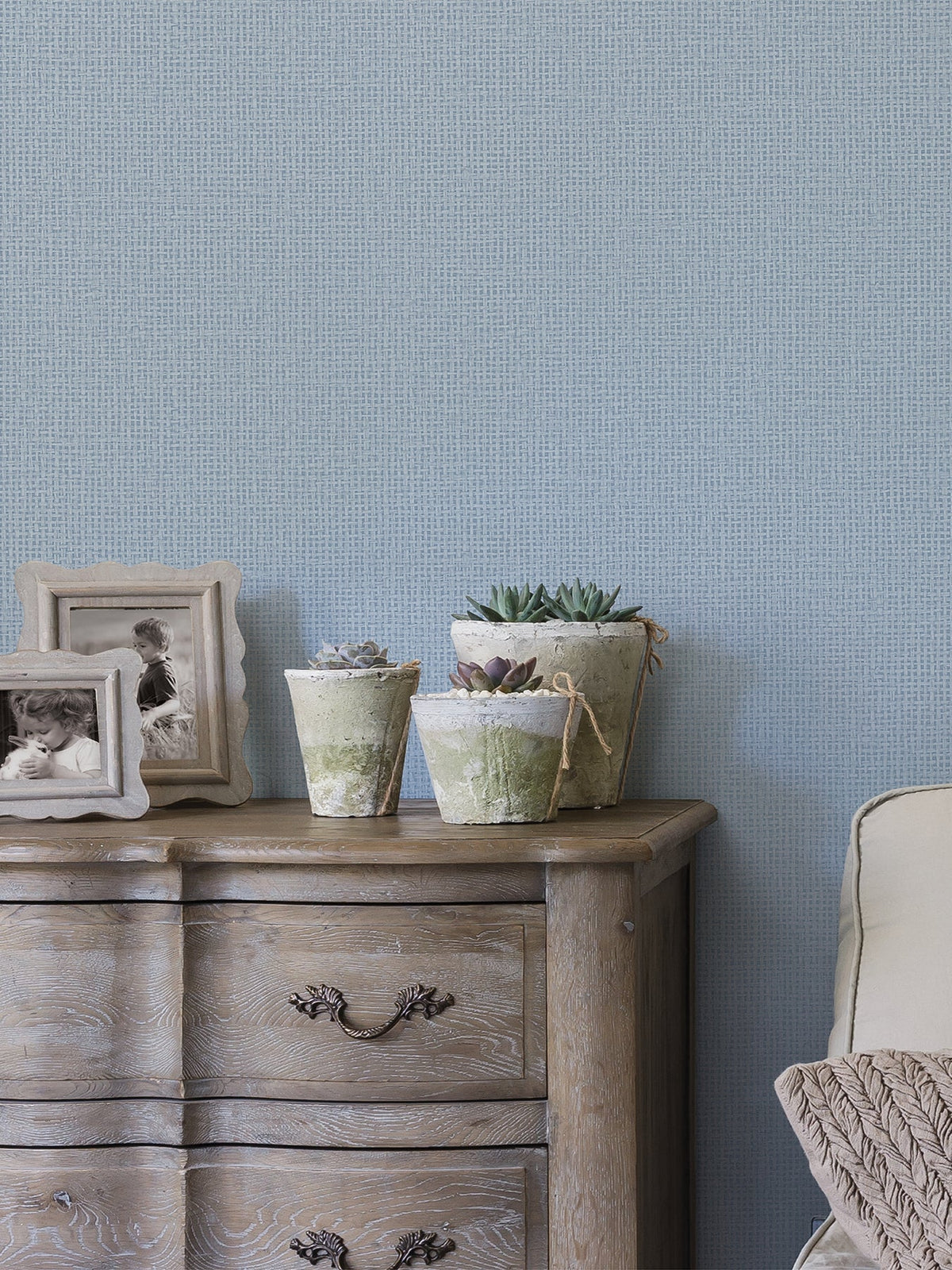 2927-81002-peel-and-stick-wallpaper-room-scene-detail-closeup