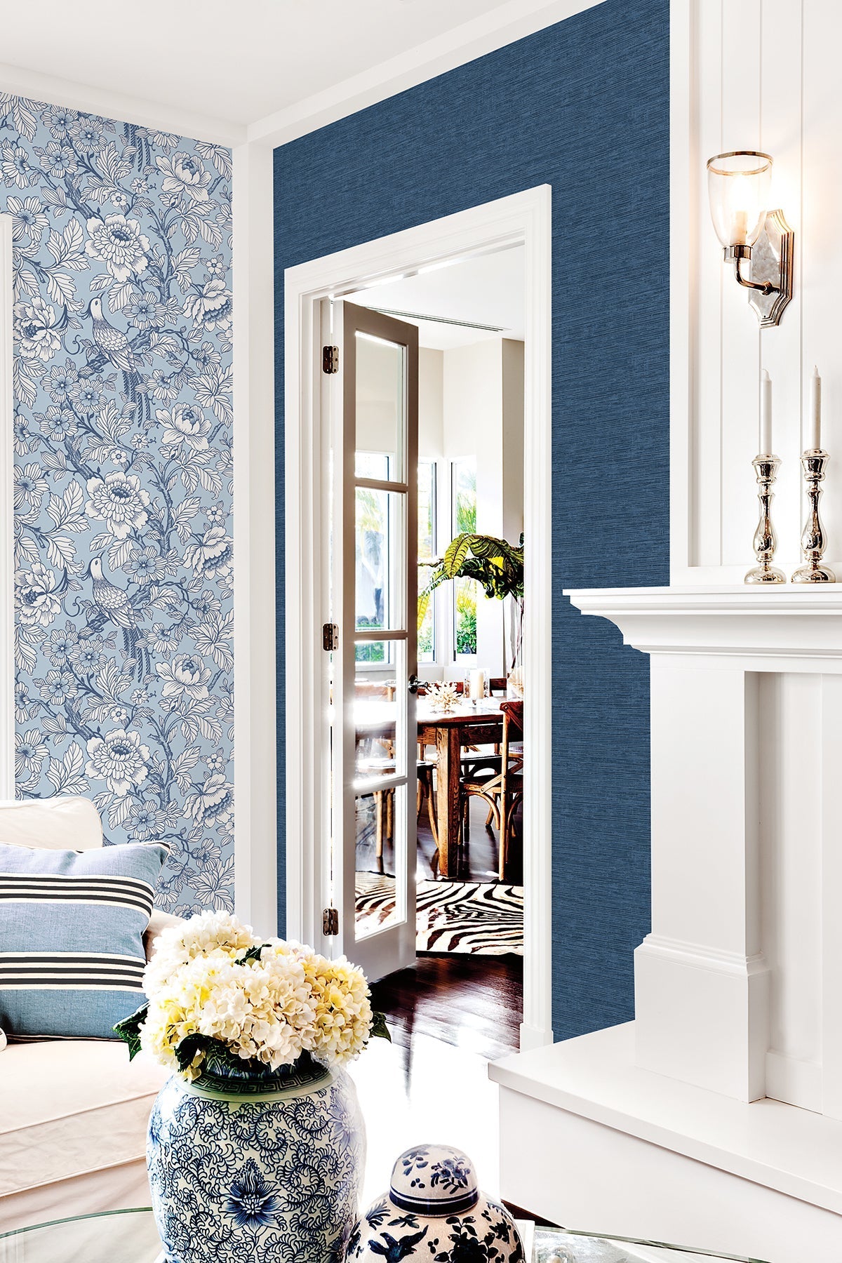2927-81712-peel-and-stick-wallpaper-room-scene