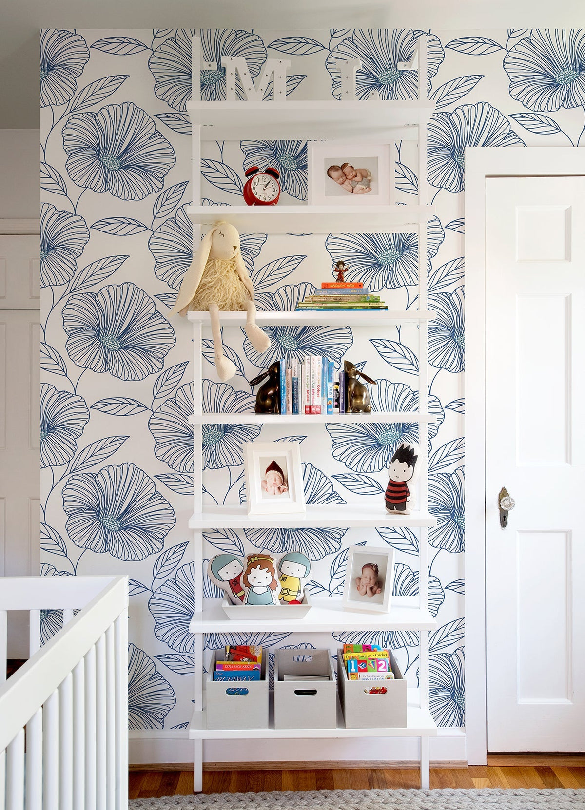 2973-91135-peel-and-stick-wallpaper-room-scene-detail-closeup