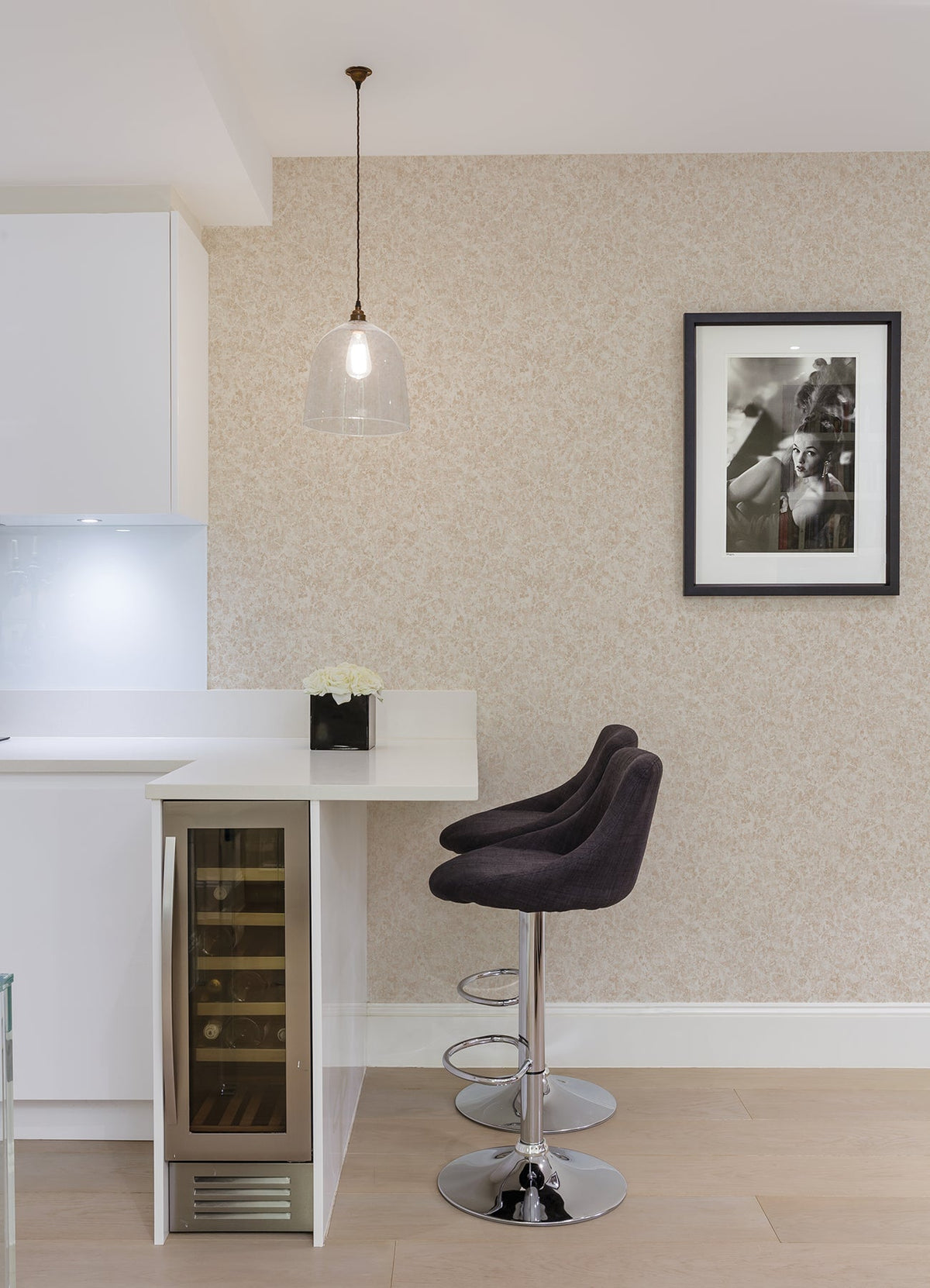 2980-26181-peel-and-stick-wallpaper-room-scene-detail-closeup