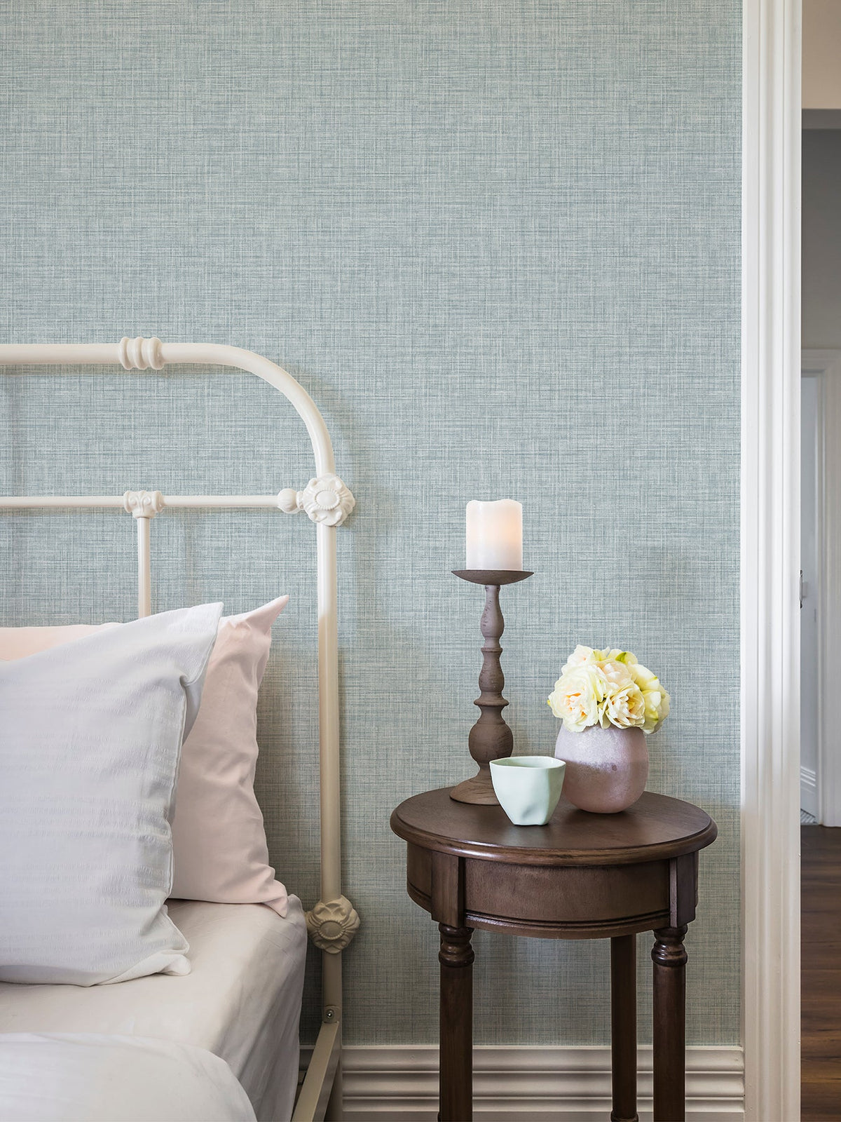 2999-25790-peel-and-stick-wallpaper-room-scene
