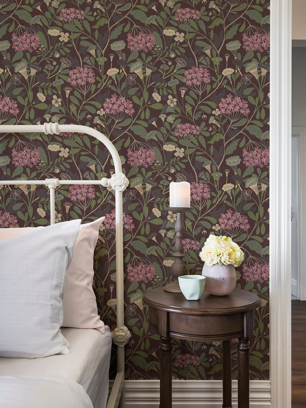 2999-55024-peel-and-stick-wallpaper-room-scene