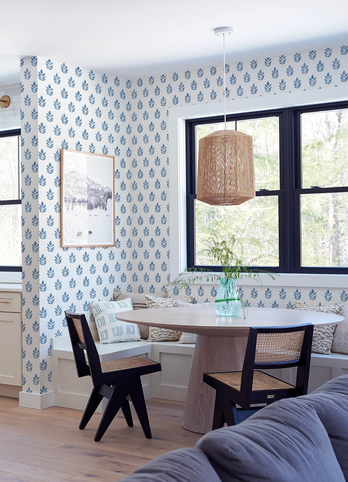 3122-11302-peel-and-stick-wallpaper-room-scene