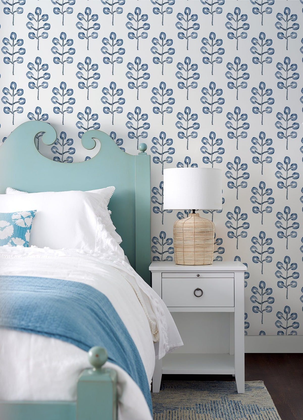 3124-13874-peel-and-stick-wallpaper-room-scene
