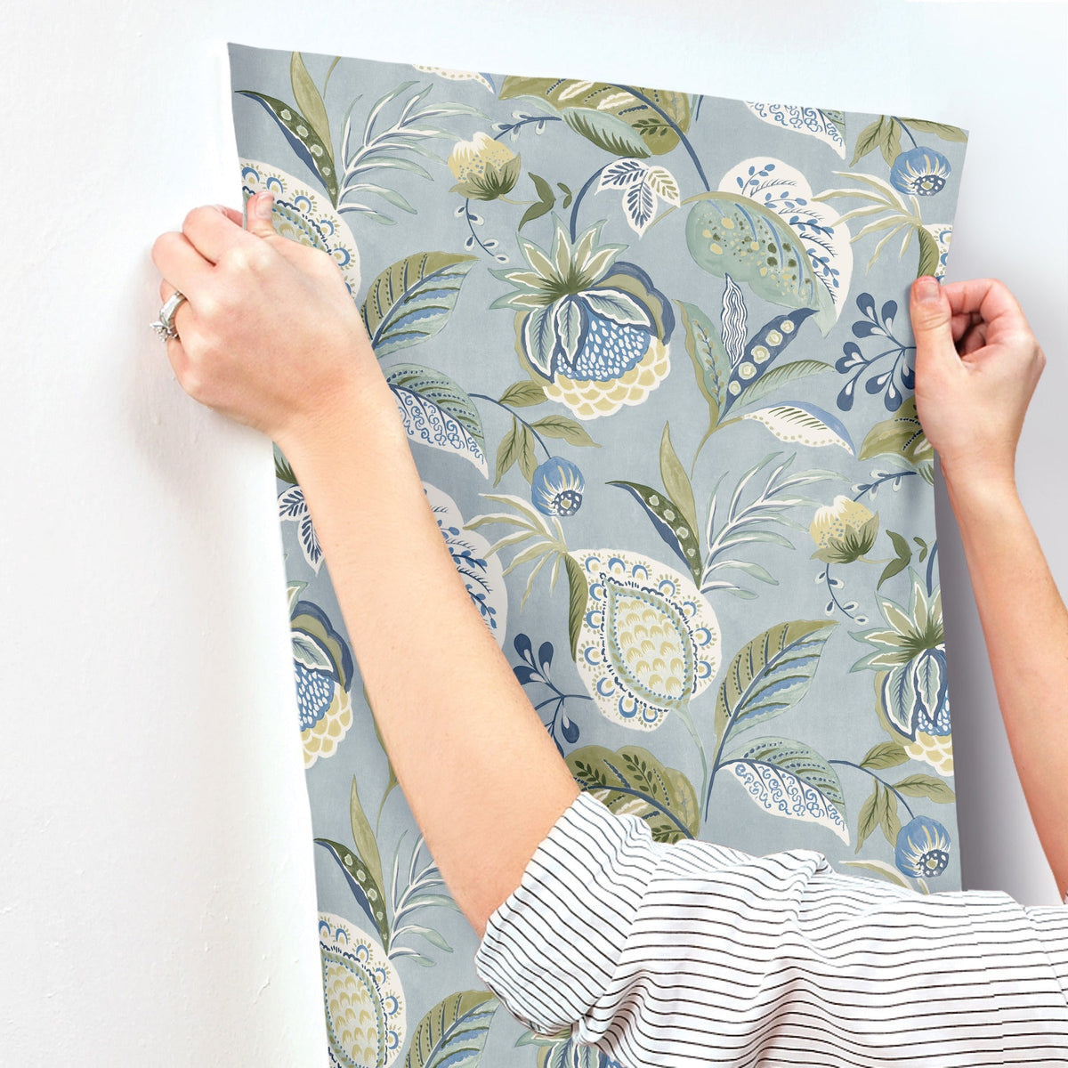 3125-72300-peel-and-stick-wallpaper-stick-application-step