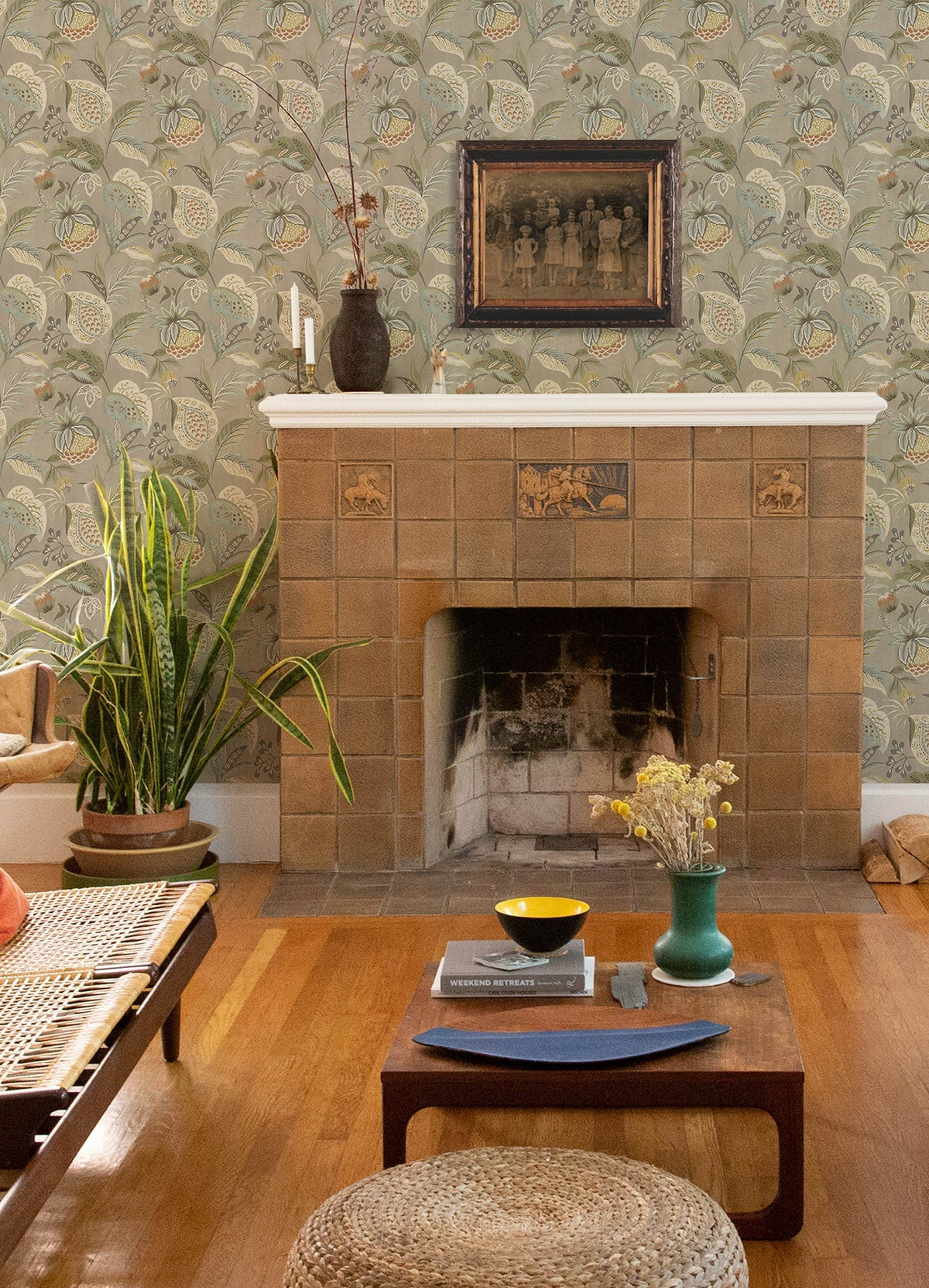 3125-72301-peel-and-stick-wallpaper-room-scene