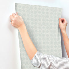 3125-72308-peel-and-stick-wallpaper-stick-application-step