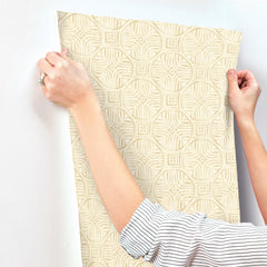 3125-72312-peel-and-stick-wallpaper-stick-application-step