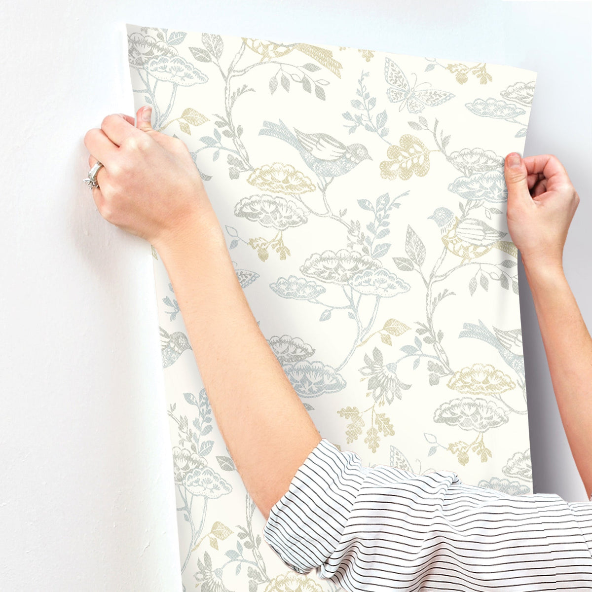 3125-72318-peel-and-stick-wallpaper-stick-application-step