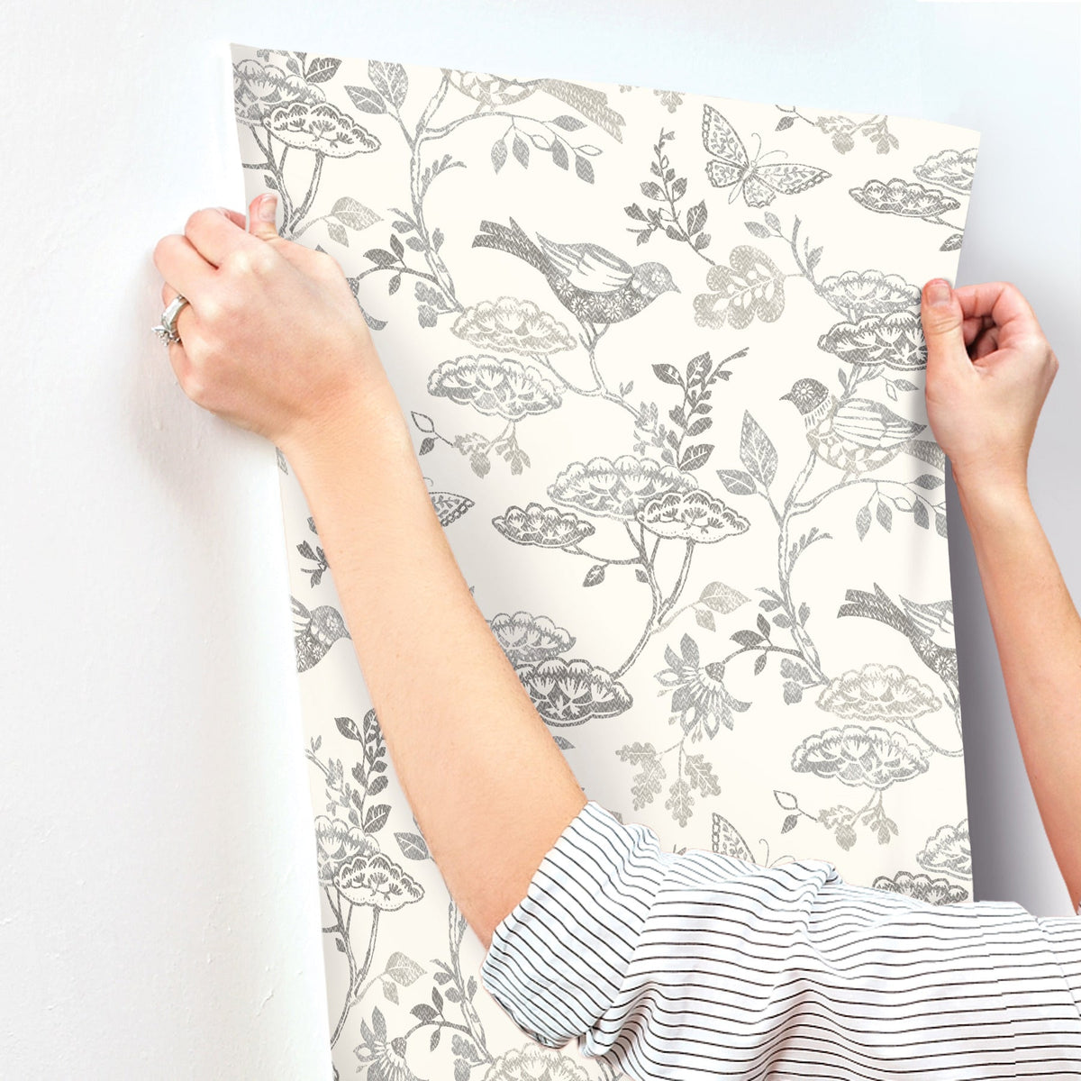 3125-72319-peel-and-stick-wallpaper-stick-application-step
