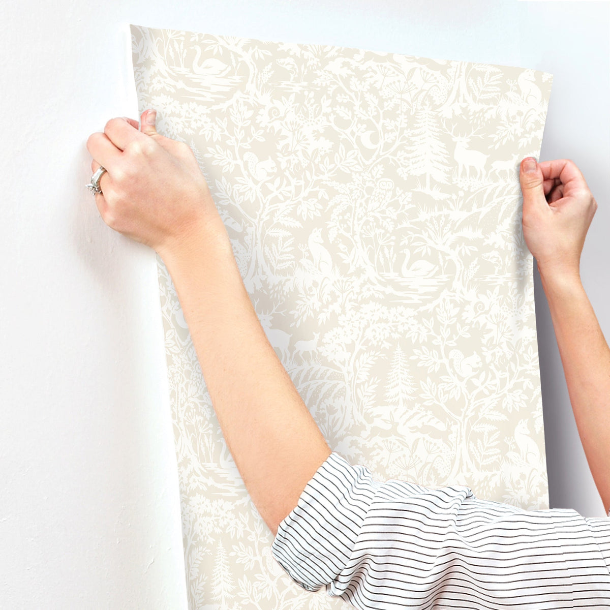 3125-72320-peel-and-stick-wallpaper-stick-application-step