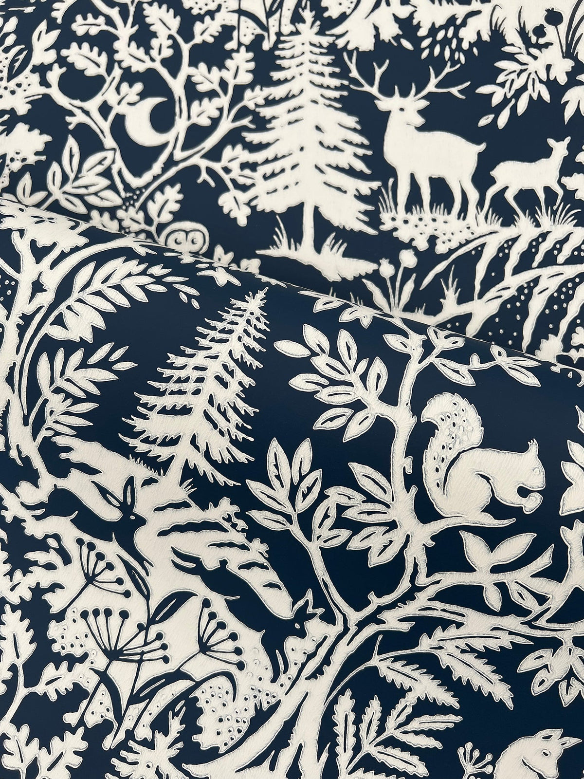3125-72324-peel-and-stick-wallpaper-detail-closeup