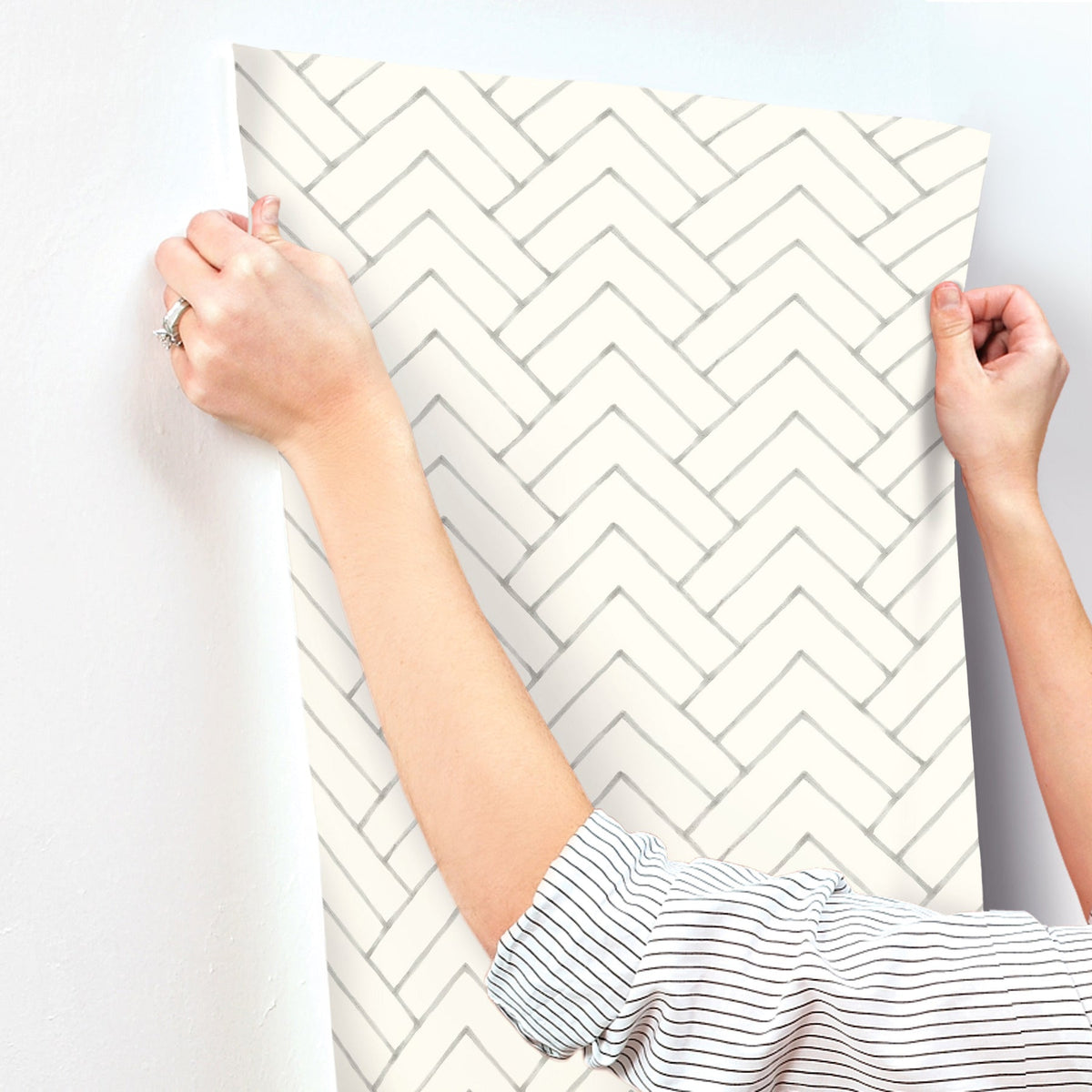 3125-72364-peel-and-stick-wallpaper-stick-application-step