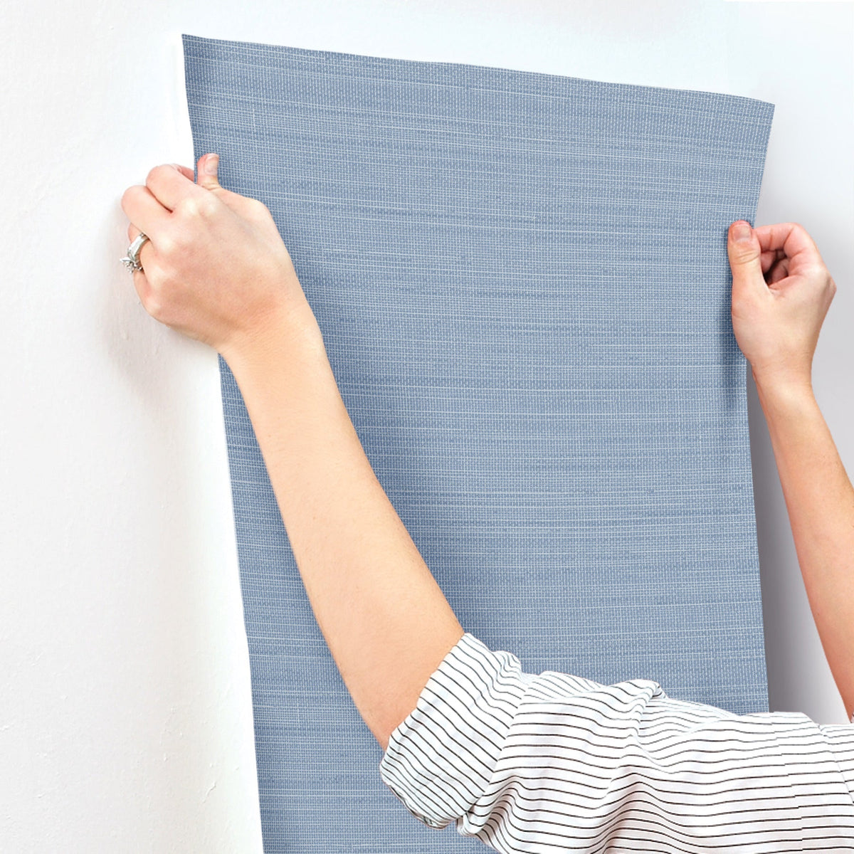 3125-72367-peel-and-stick-wallpaper-stick-application-step