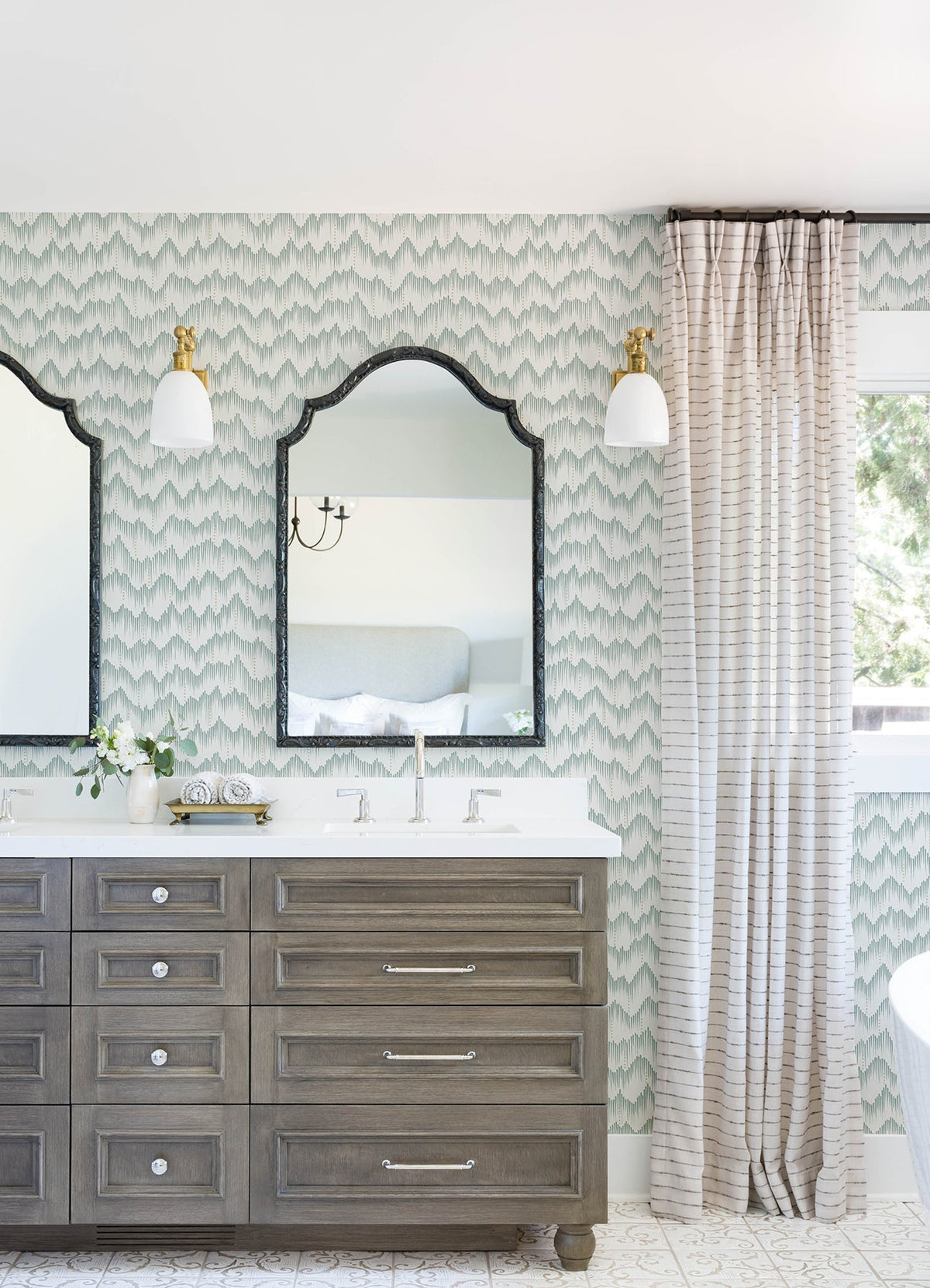 4034-26776-peel-and-stick-wallpaper-room-scene-detail-closeup