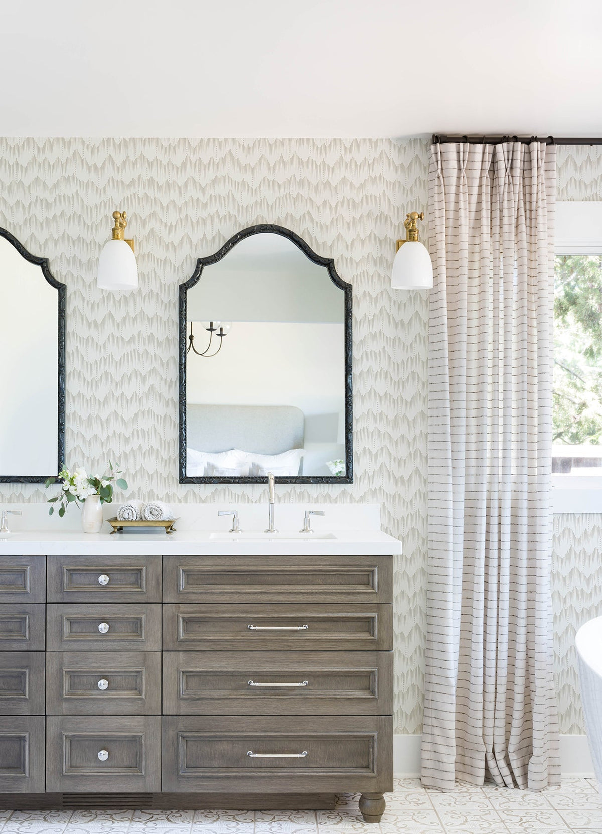 4034-26778-peel-and-stick-wallpaper-room-scene-detail-closeup