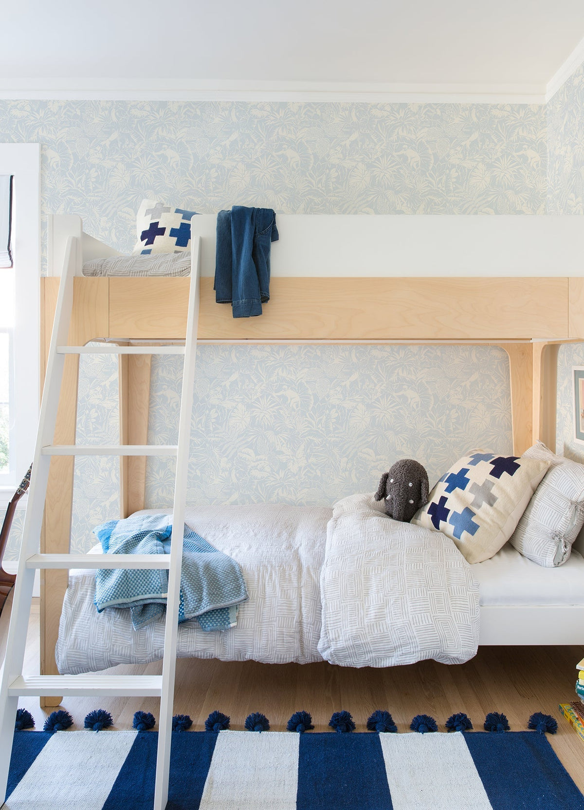 4071-71012-peel-and-stick-wallpaper-room-scene