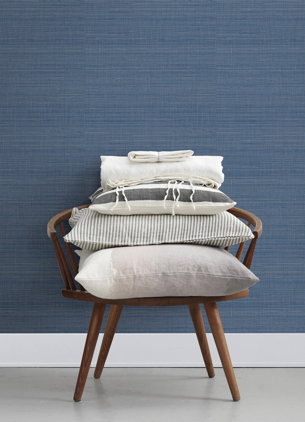 4071-71051-peel-and-stick-wallpaper-room-scene-detail-closeup