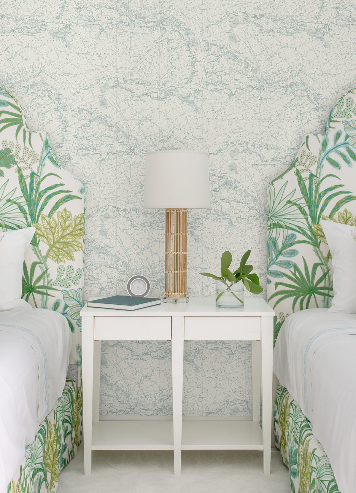4071-71058-peel-and-stick-wallpaper-room-scene-detail-closeup