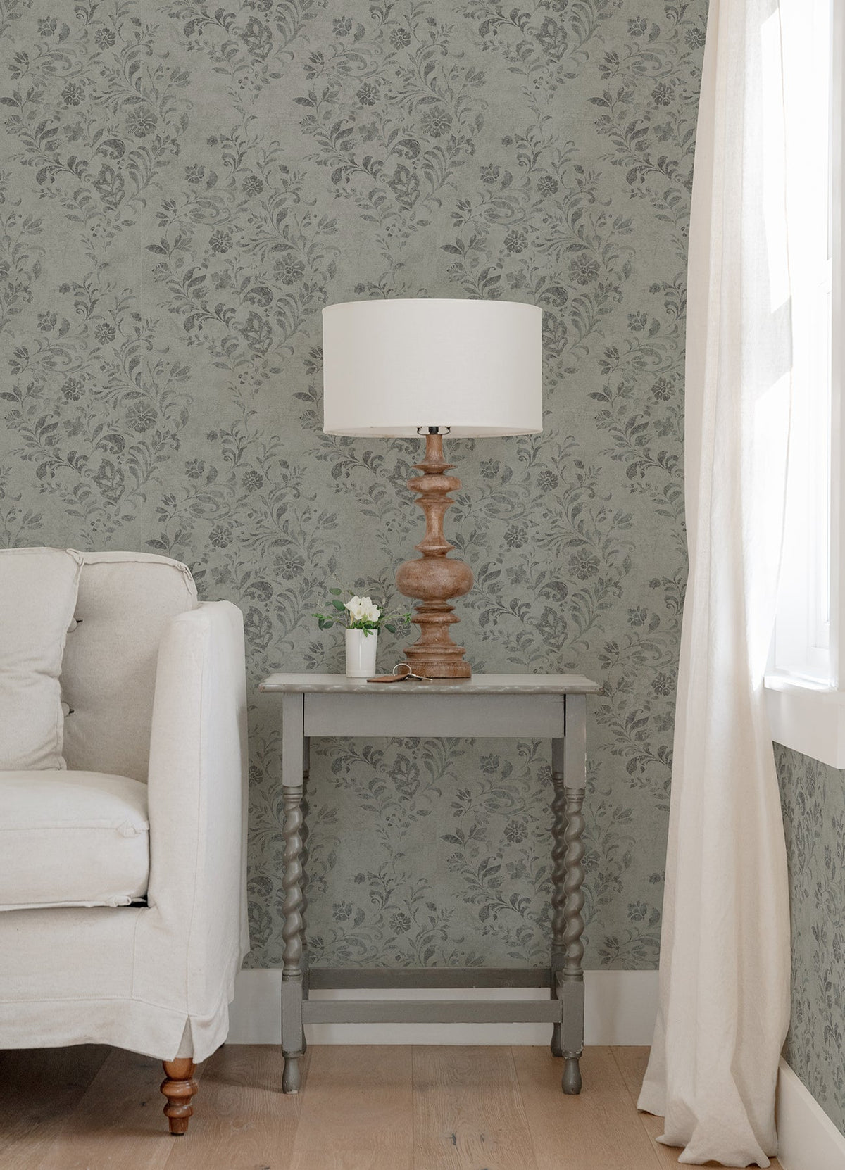 4072-70008-peel-and-stick-wallpaper-room-scene