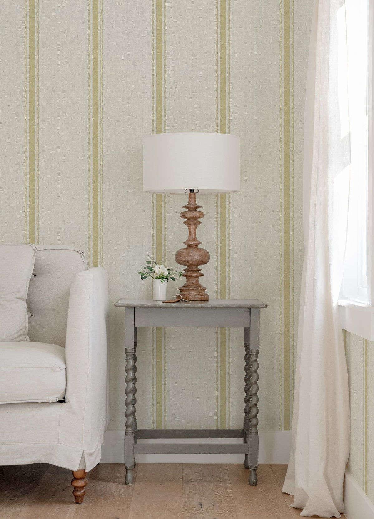 4072-70069-peel-and-stick-wallpaper-room-scene-detail-closeup