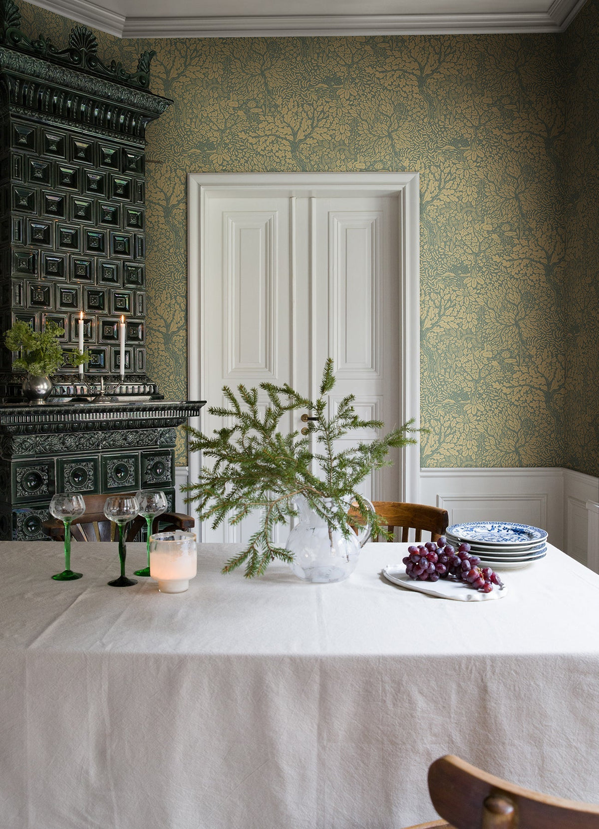 4080-83107-peel-and-stick-wallpaper-room-scene