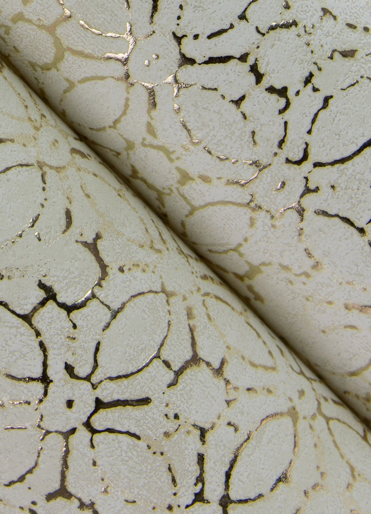 4105-86663-peel-and-stick-wallpaper-detail-closeup