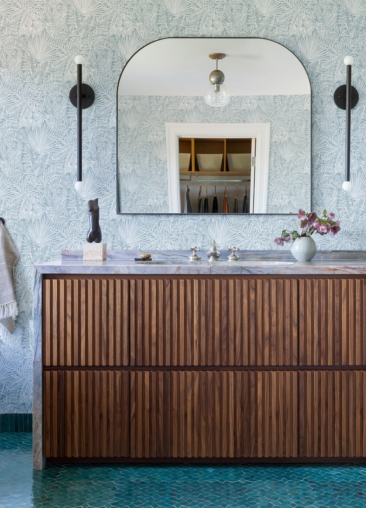 4120-26802-peel-and-stick-wallpaper-room-scene