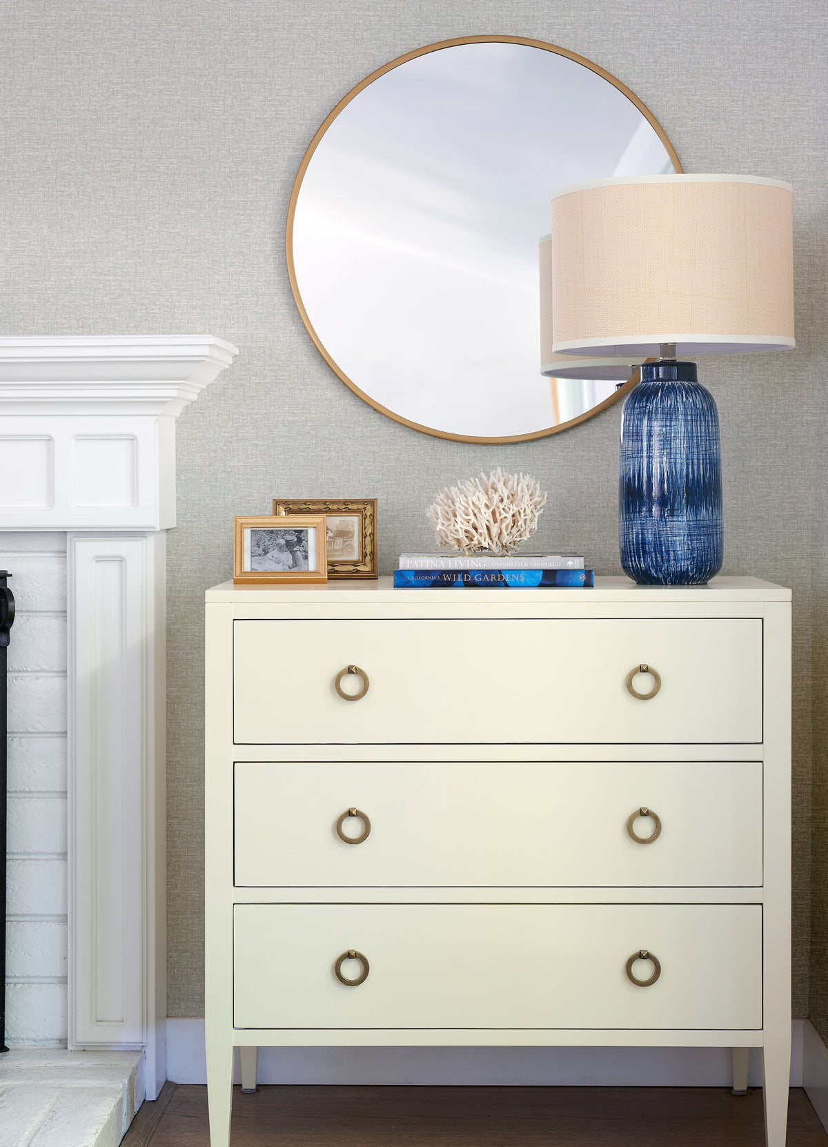4121-26937-peel-and-stick-wallpaper-room-scene