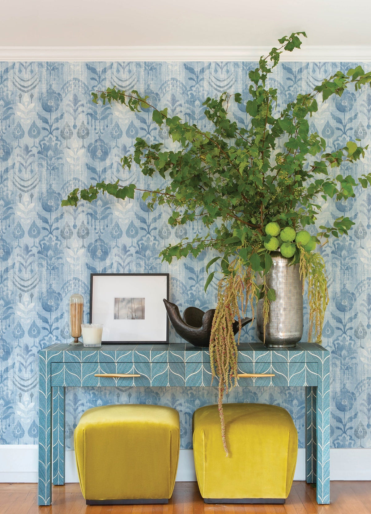 4122-27013-peel-and-stick-wallpaper-room-scene