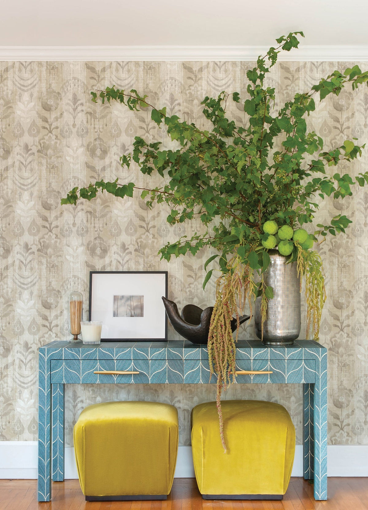 4122-27015-peel-and-stick-wallpaper-room-scene