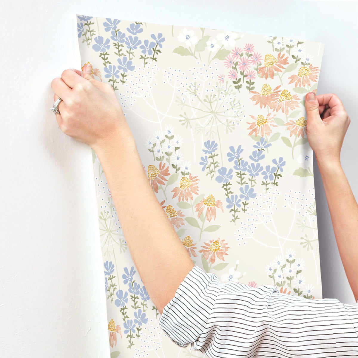 4122-27020-peel-and-stick-wallpaper-stick-application-step