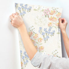 4122-27020-peel-and-stick-wallpaper-stick-application-step