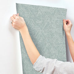 4122-27036-peel-and-stick-wallpaper-stick-application-step