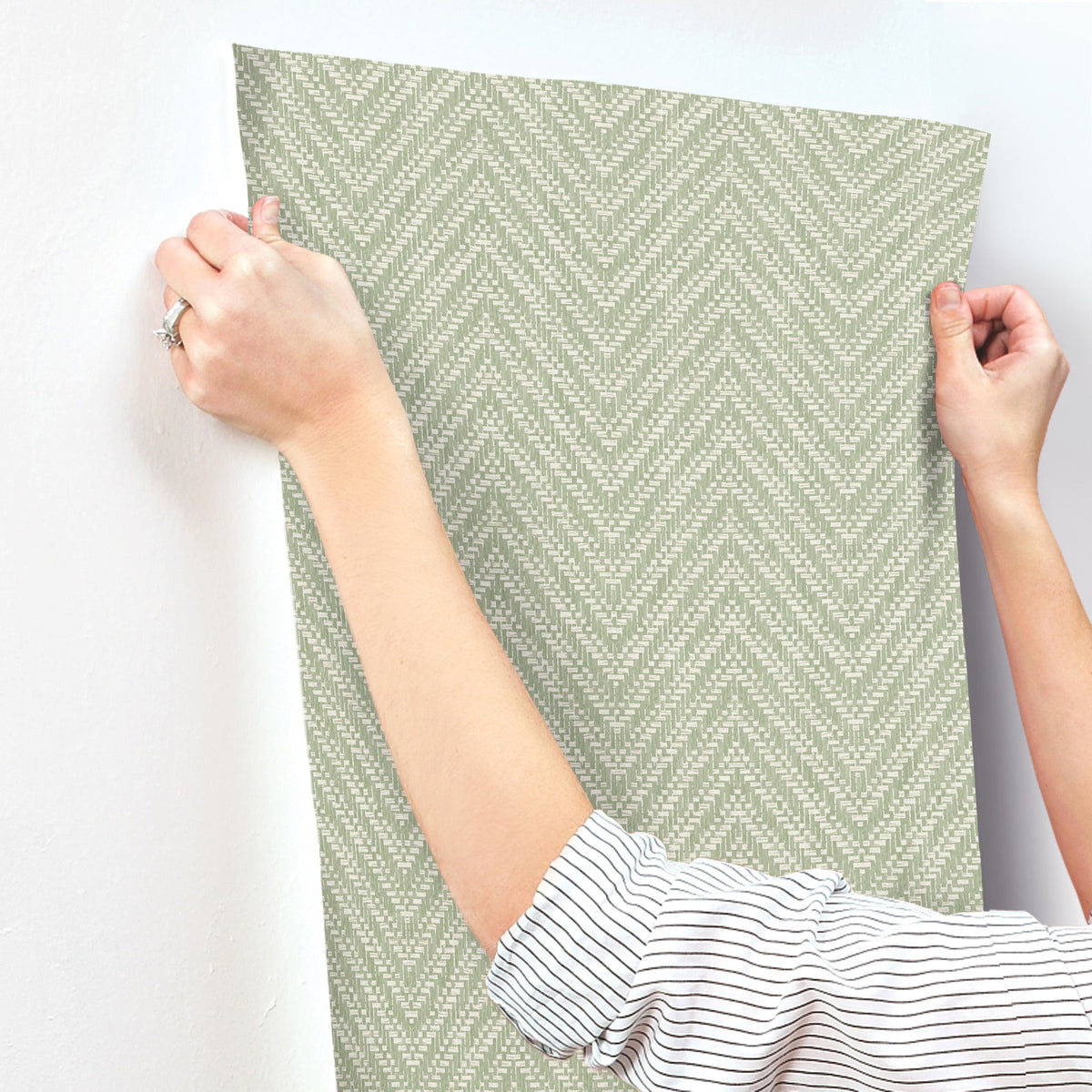 4122-27043-peel-and-stick-wallpaper-stick-application-step