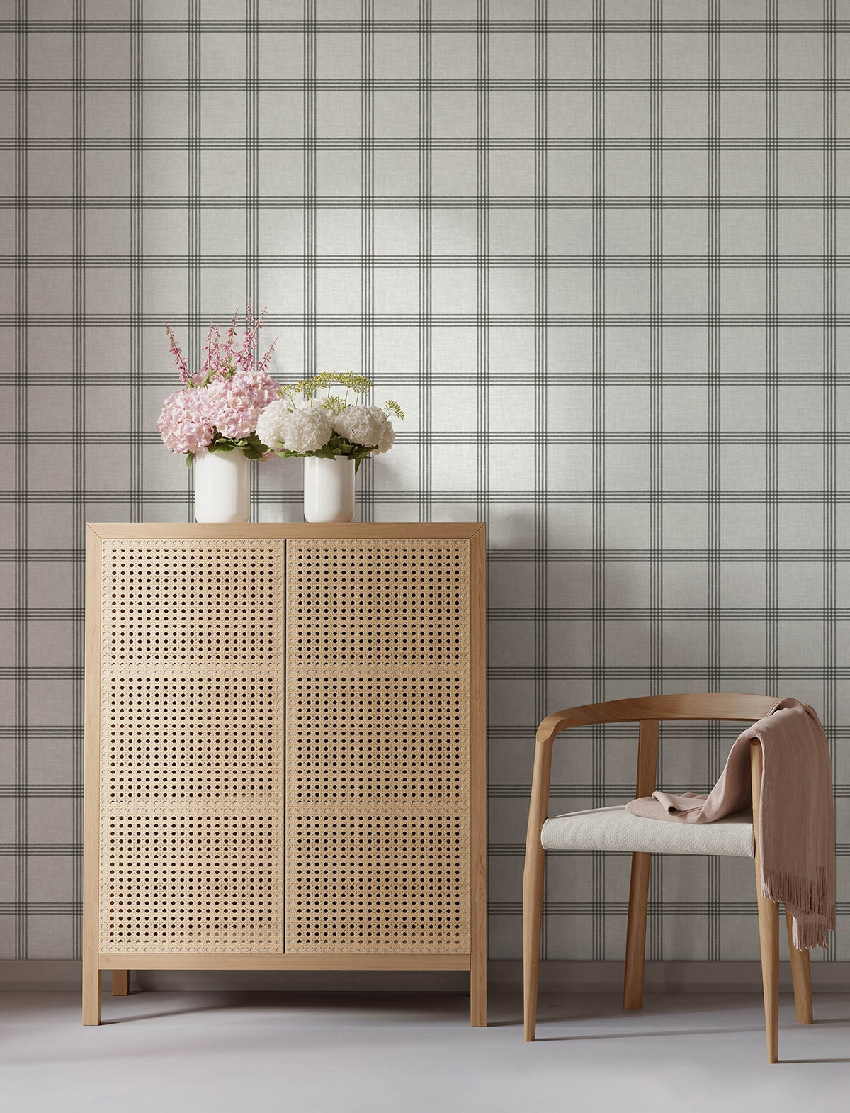 4134-26997-peel-and-stick-wallpaper-room-scene-detail-closeup