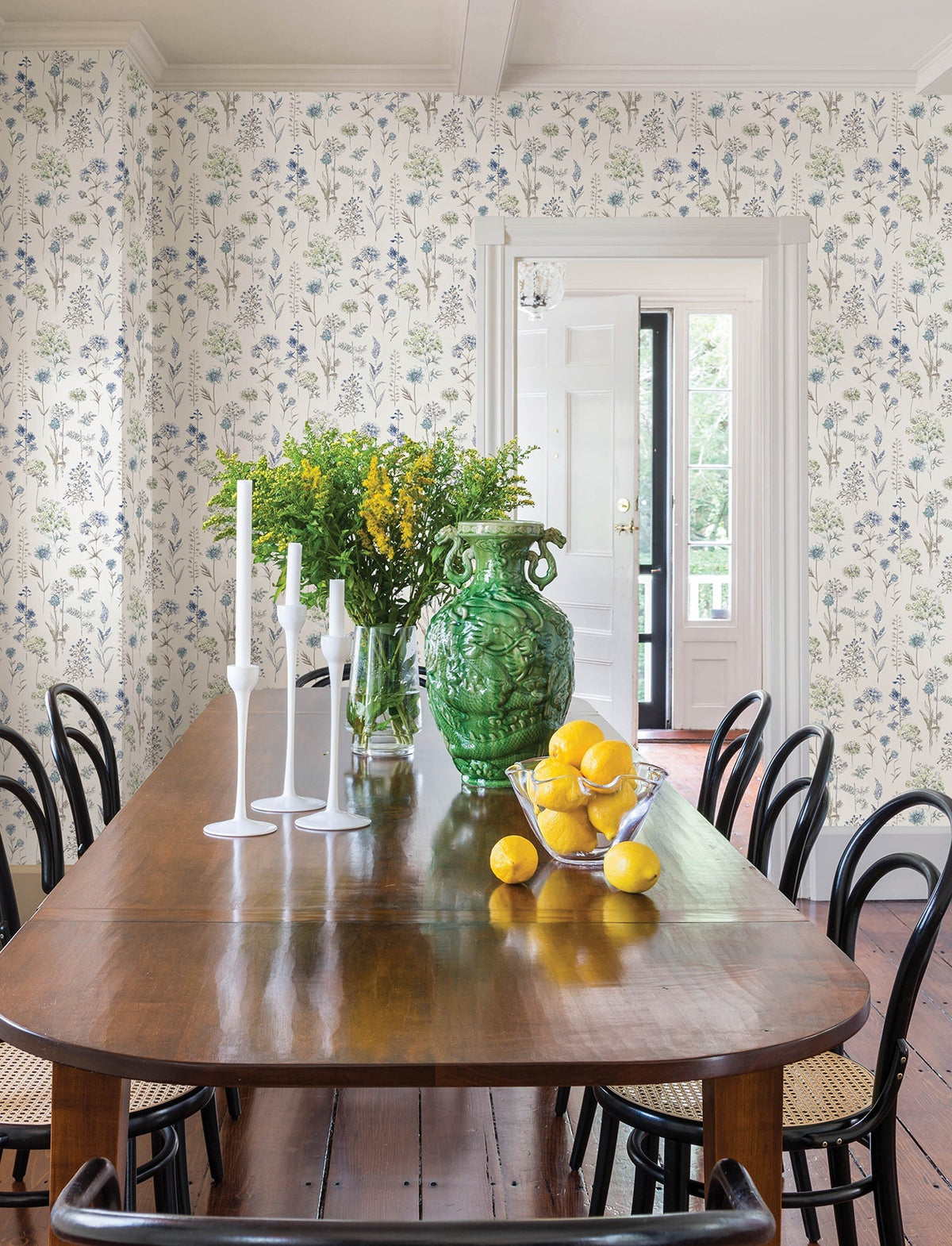 4134-72502-peel-and-stick-wallpaper-room-scene