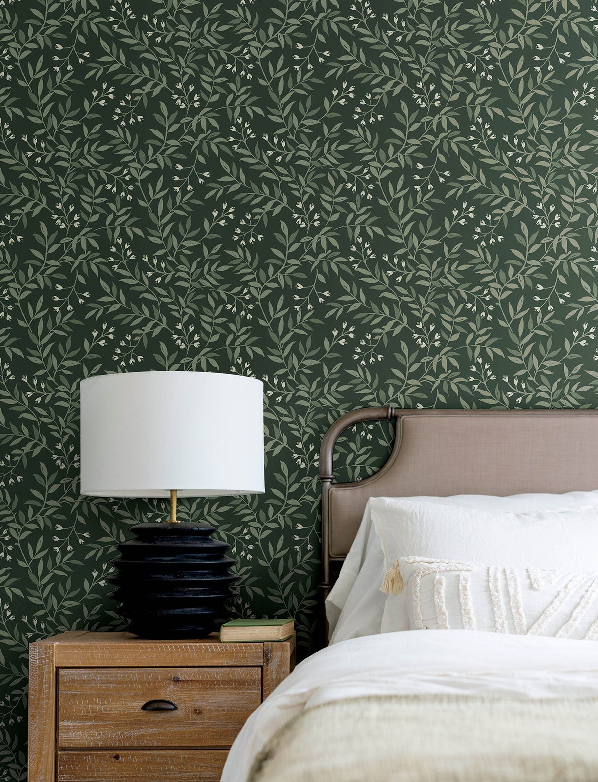 4134-72518-peel-and-stick-wallpaper-room-scene