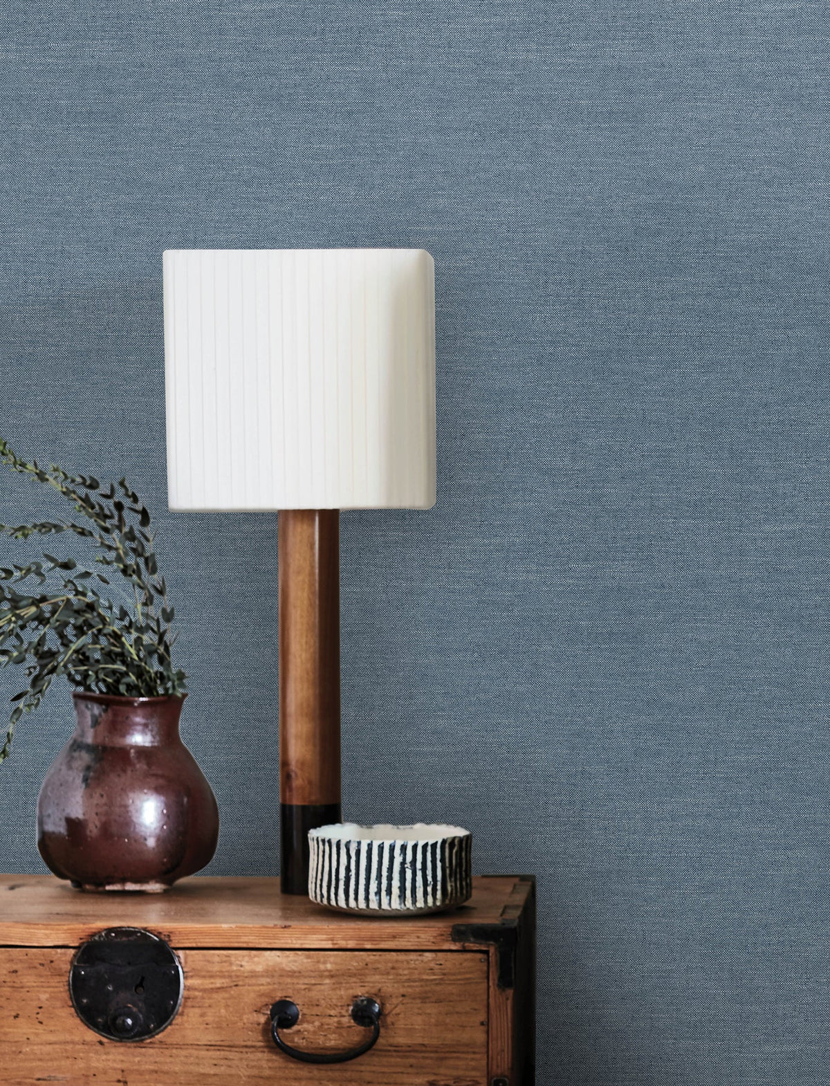 4134-72554-peel-and-stick-wallpaper-room-scene-detail-closeup