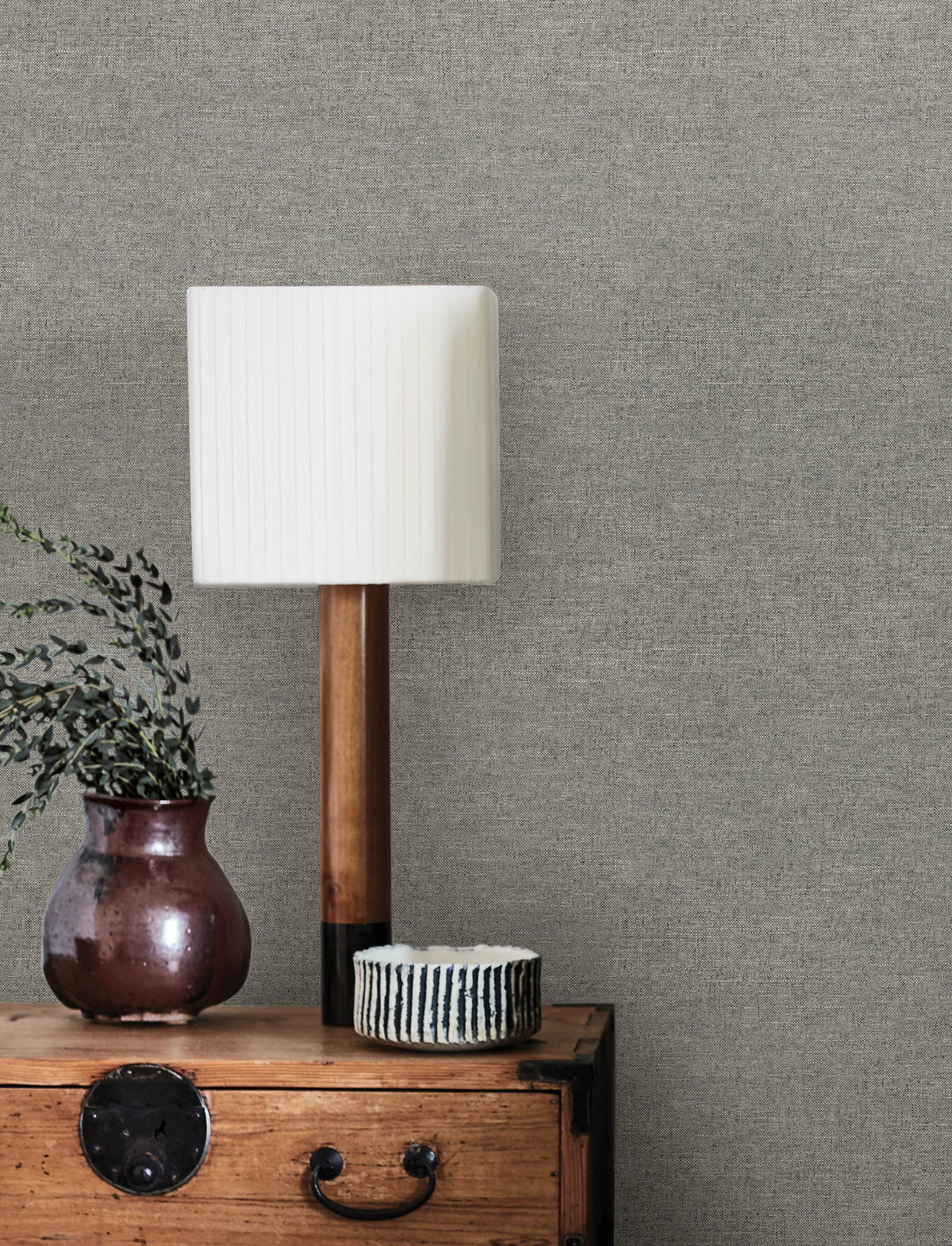 4134-72556-peel-and-stick-wallpaper-room-scene-detail-closeup