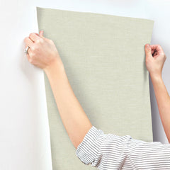 4134-72557-peel-and-stick-wallpaper-stick-application-step