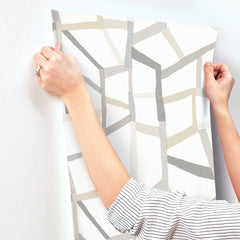 4135-25848-peel-and-stick-wallpaper-stick-application-step