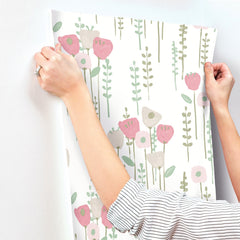 4135-27275-peel-and-stick-wallpaper-stick-application-step