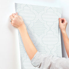 4135-27289-peel-and-stick-wallpaper-stick-application-step