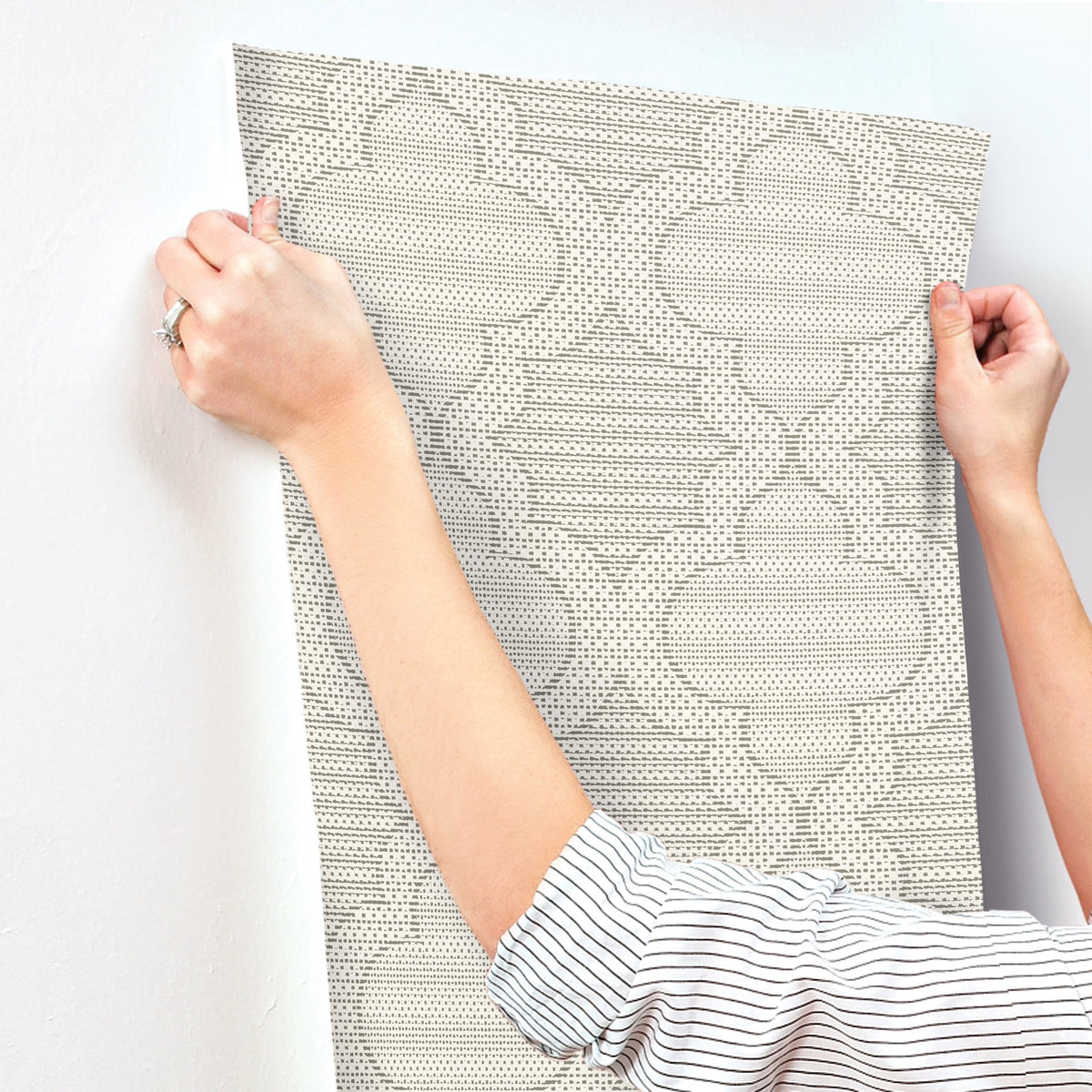 4135-27290-peel-and-stick-wallpaper-stick-application-step