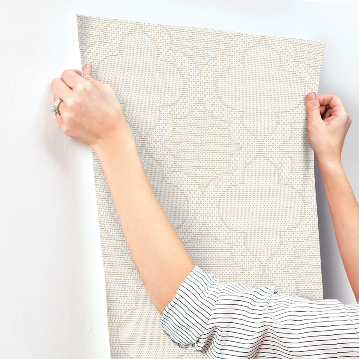 4135-27291-peel-and-stick-wallpaper-stick-application-step