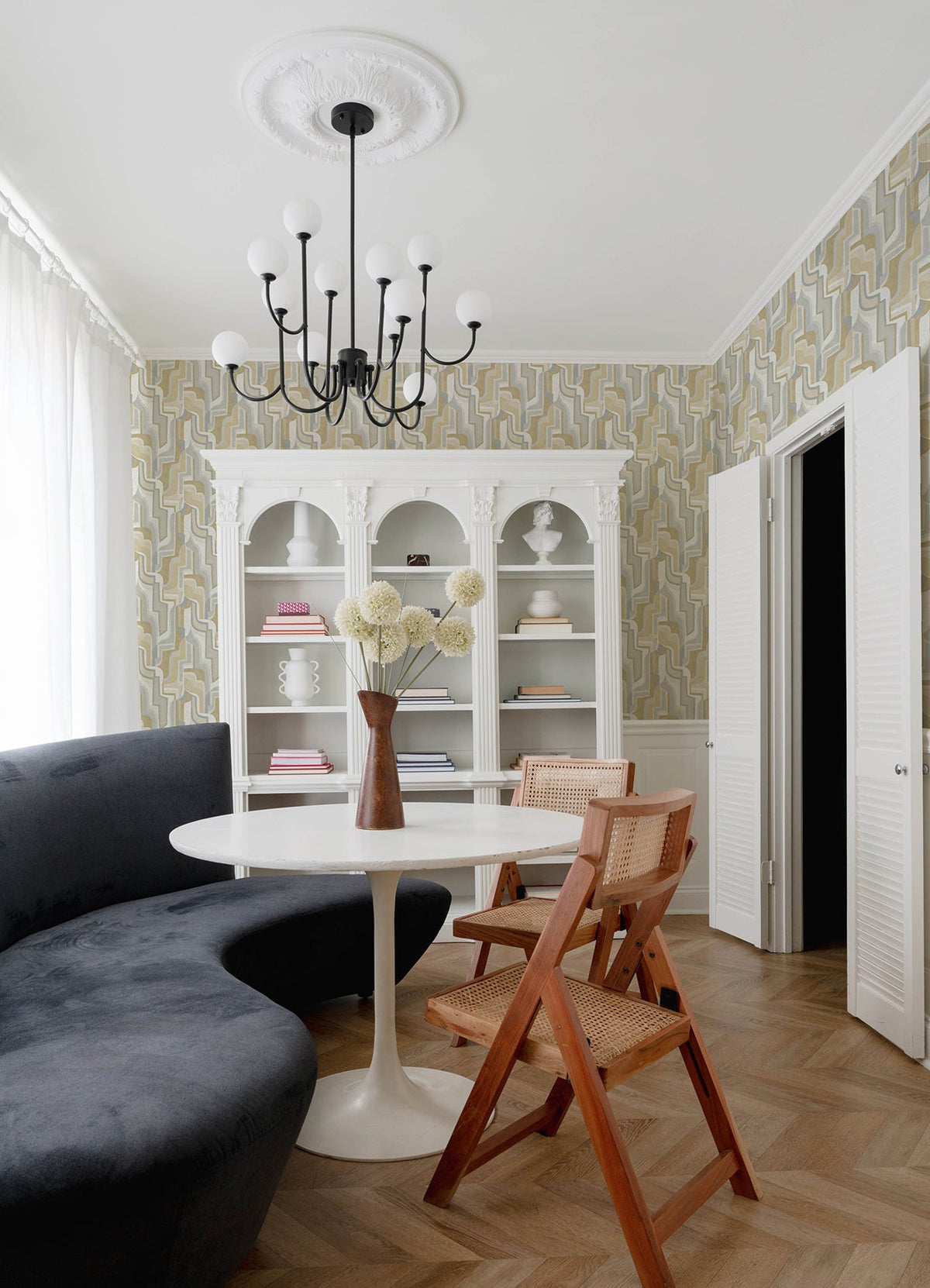 4135-72703-peel-and-stick-wallpaper-room-scene