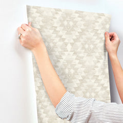 4142-72605-peel-and-stick-wallpaper-stick-application-step